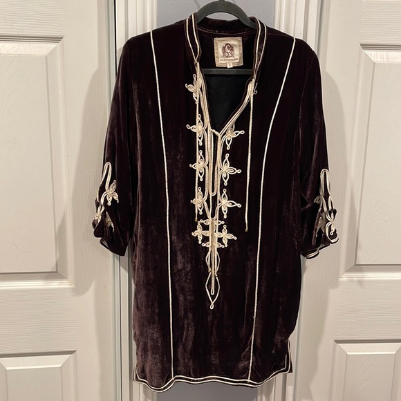 🦄CHASING UNICORNS 🦄 WILD HORSES VELVET TUNIC vineyard color - Picture 2 of 6